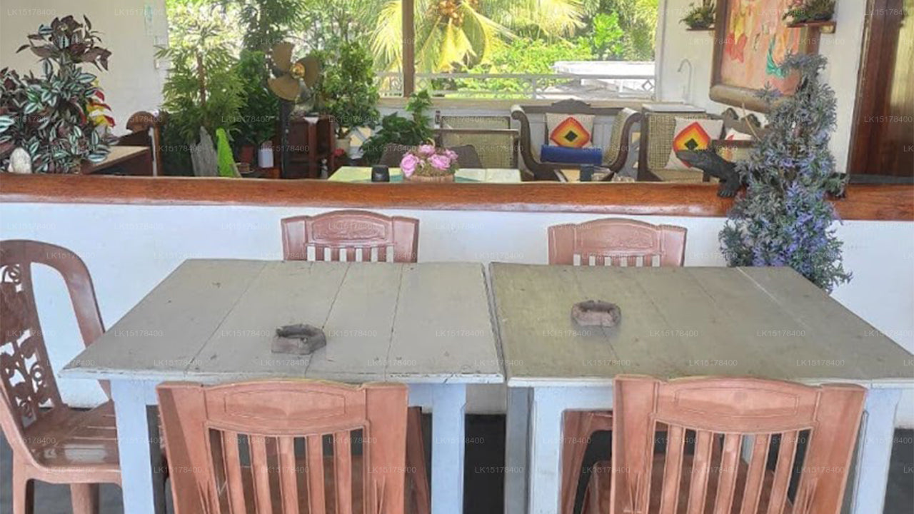 The Blue Eyes Inn, Unawatuna