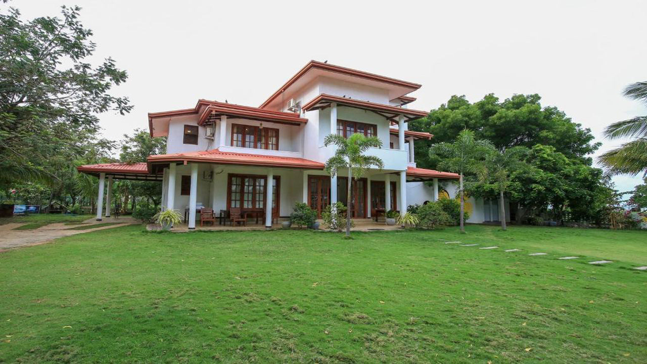 Bay Beach Albergo, Trincomalee