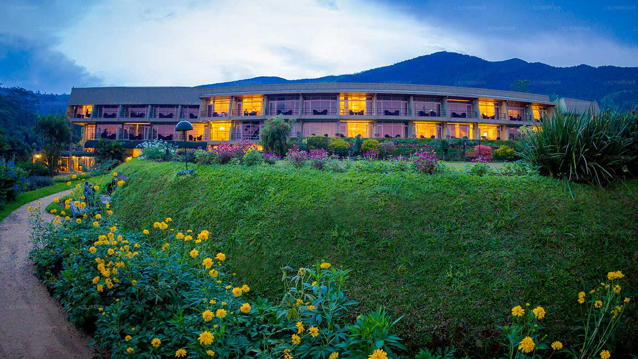 Hunas Falls Hotel, Elkaduwa, Wattegama