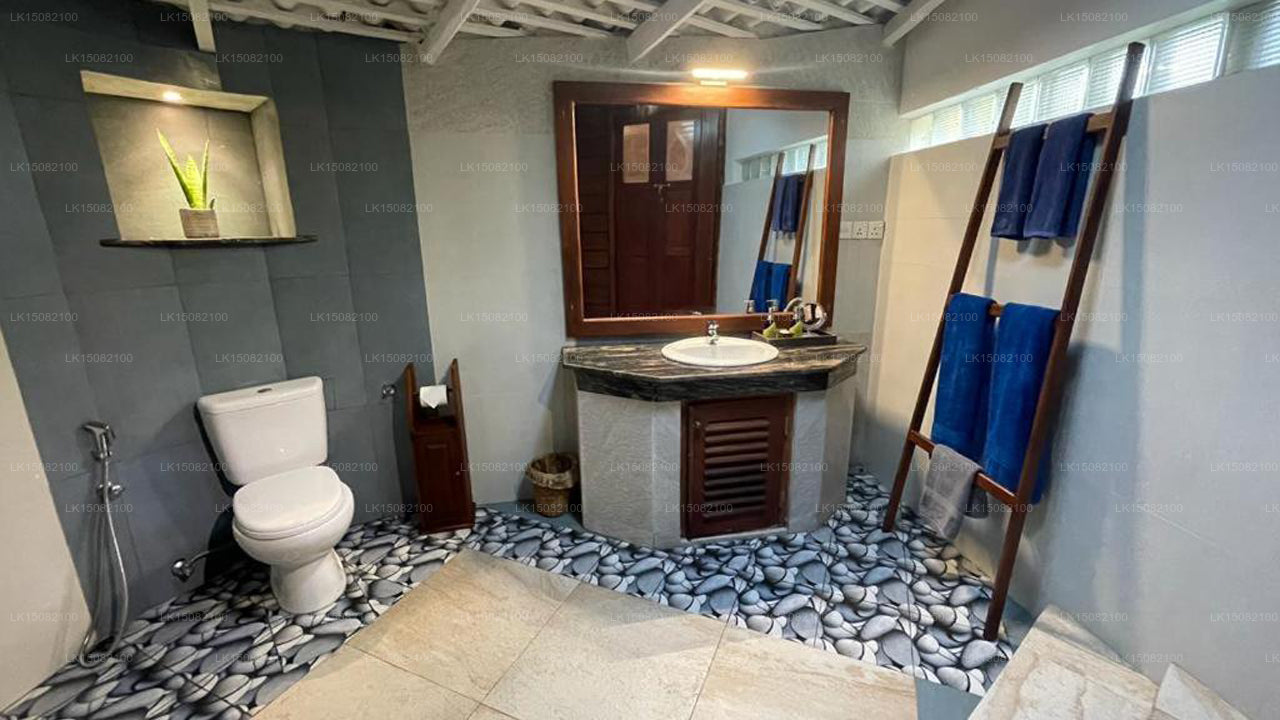 Rockside Cabanas, Unawatuna