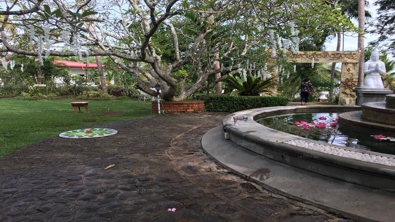 Aqua Pearl Lake Resort, Moratuwa