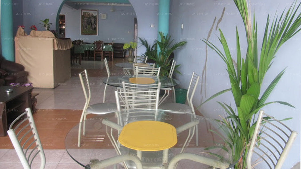Senathilaka Guest Inn & Restaurant,  Puttalam