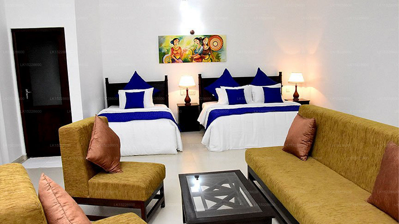 Blue Spring Hotel, Wadduwa