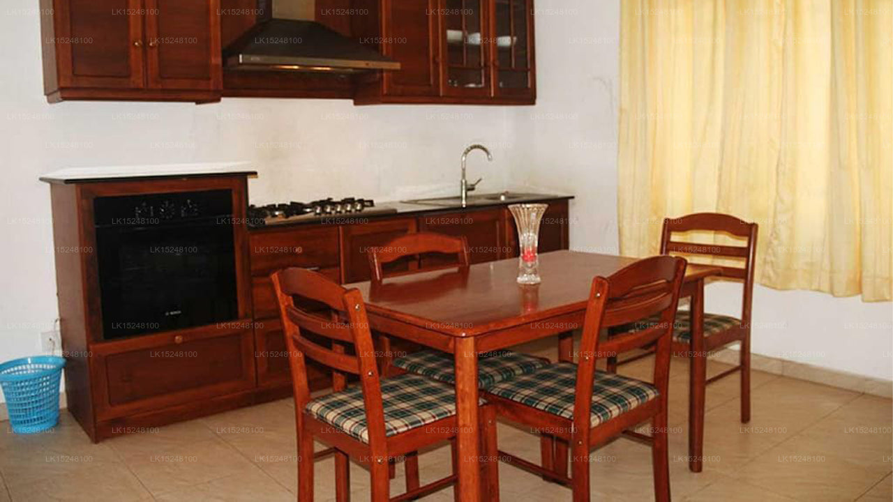 Yoho Hotel Red Rose, Negombo