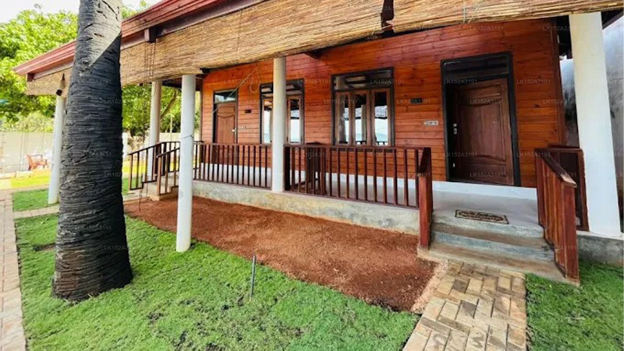 Janas Blue Water Corner, Trincomalee