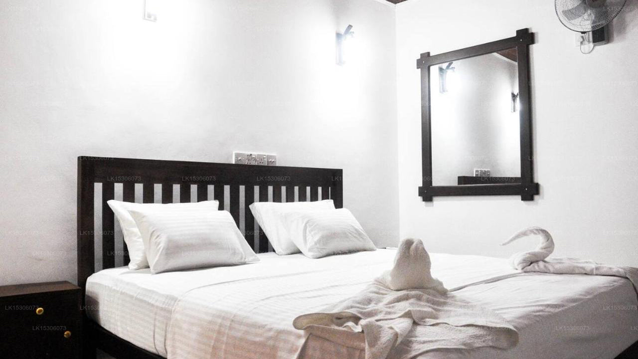 Water Front Hotel, Tissamaharama