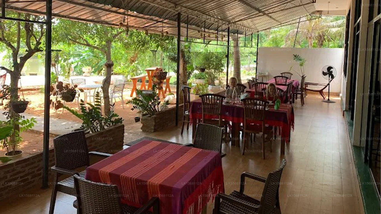 Lake Wave Hotel, Anuradhapura