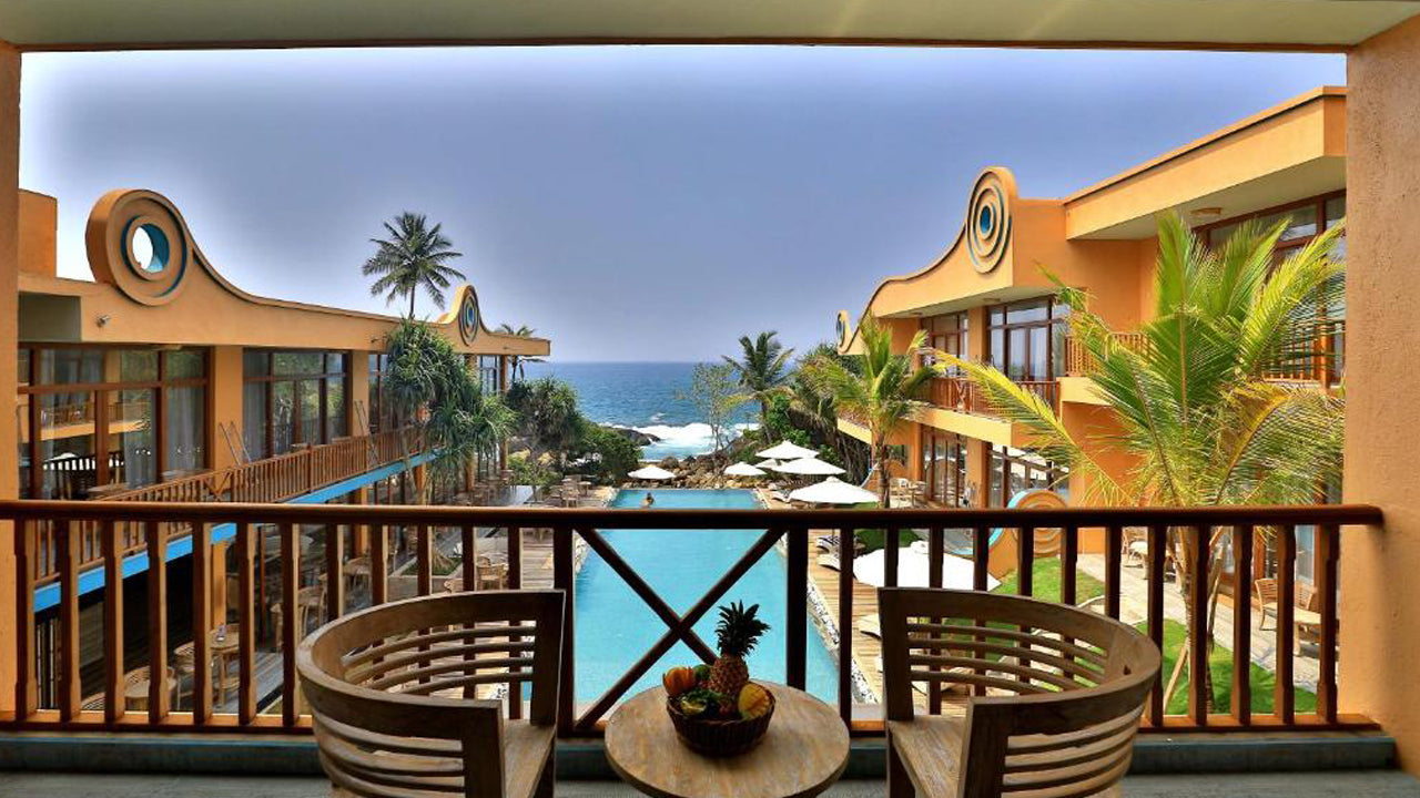 Thaproban Pavilion Waves, Unawatuna