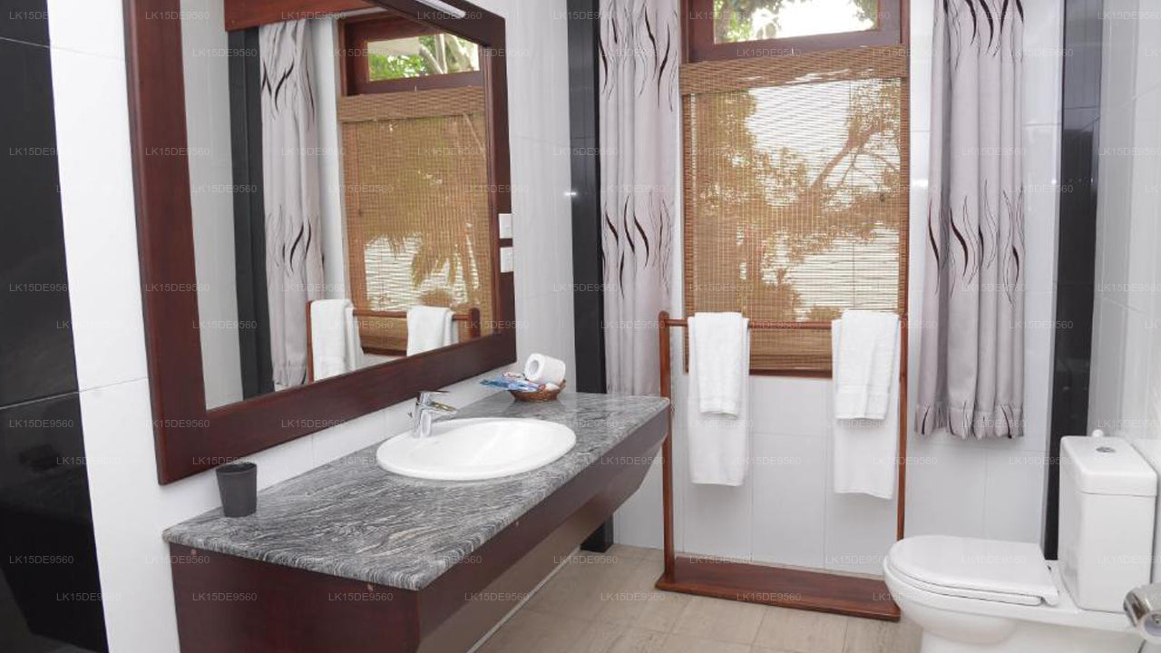 River Side Inn Fuji, Bentota