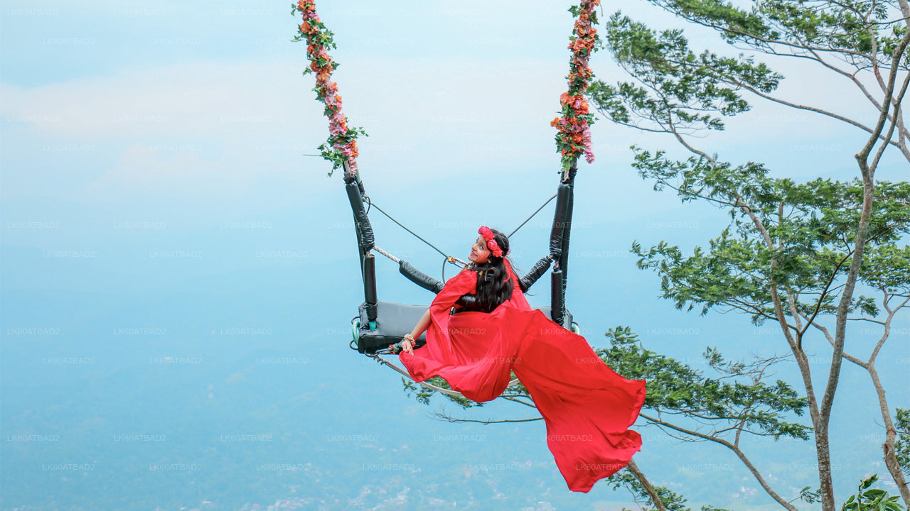 Altalena ad Ambuluwawa con vista panoramica su Kandy