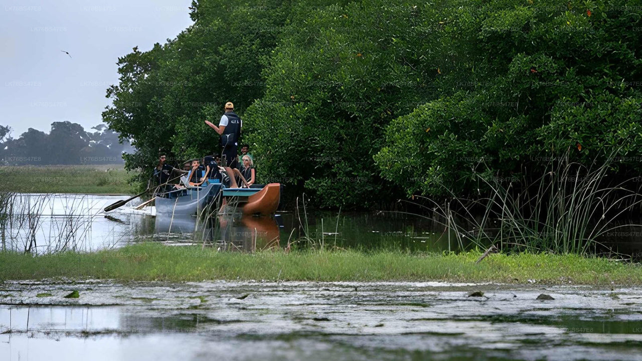 Giro guidato tradizionale di Thoni nella laguna di Pasikudah