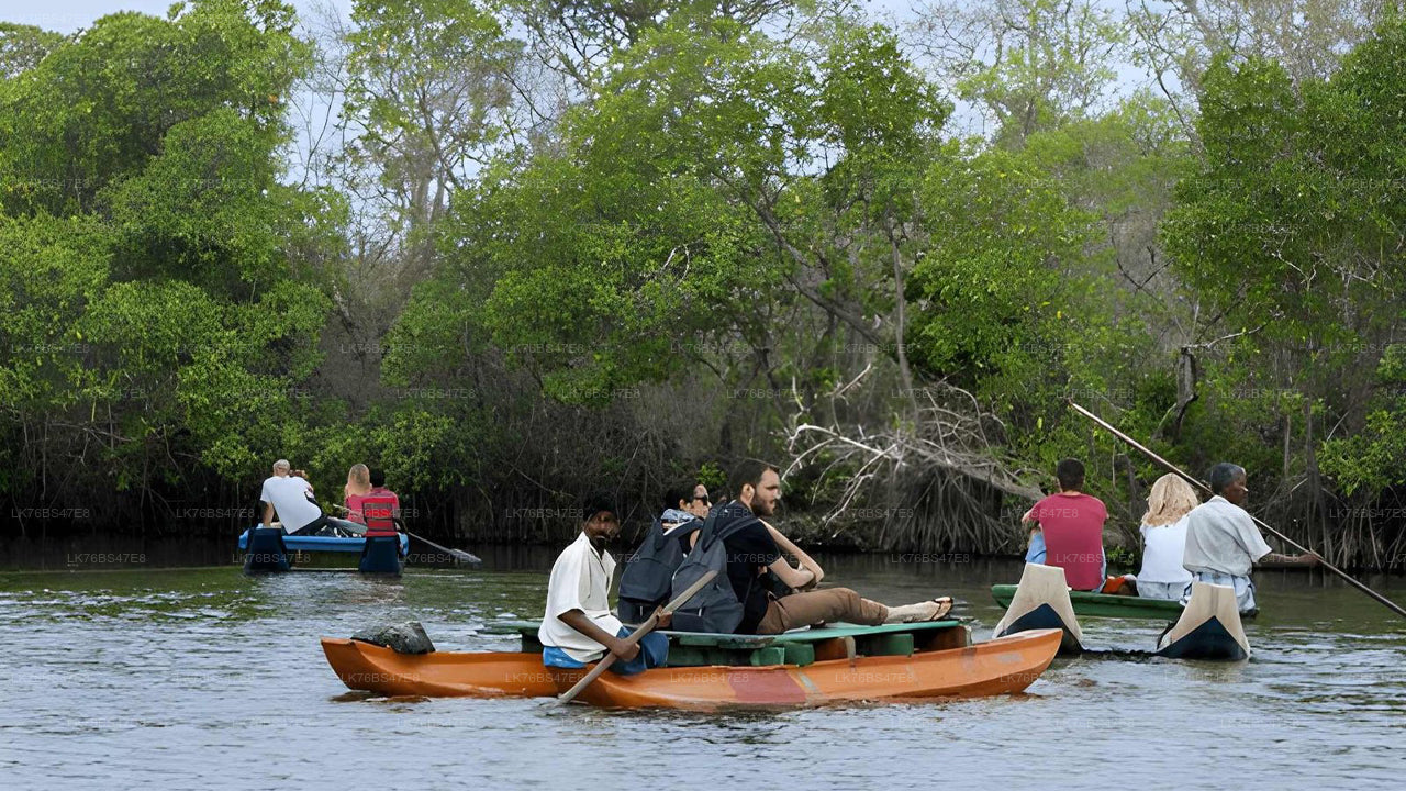 Giro guidato tradizionale di Thoni nella laguna di Pasikudah