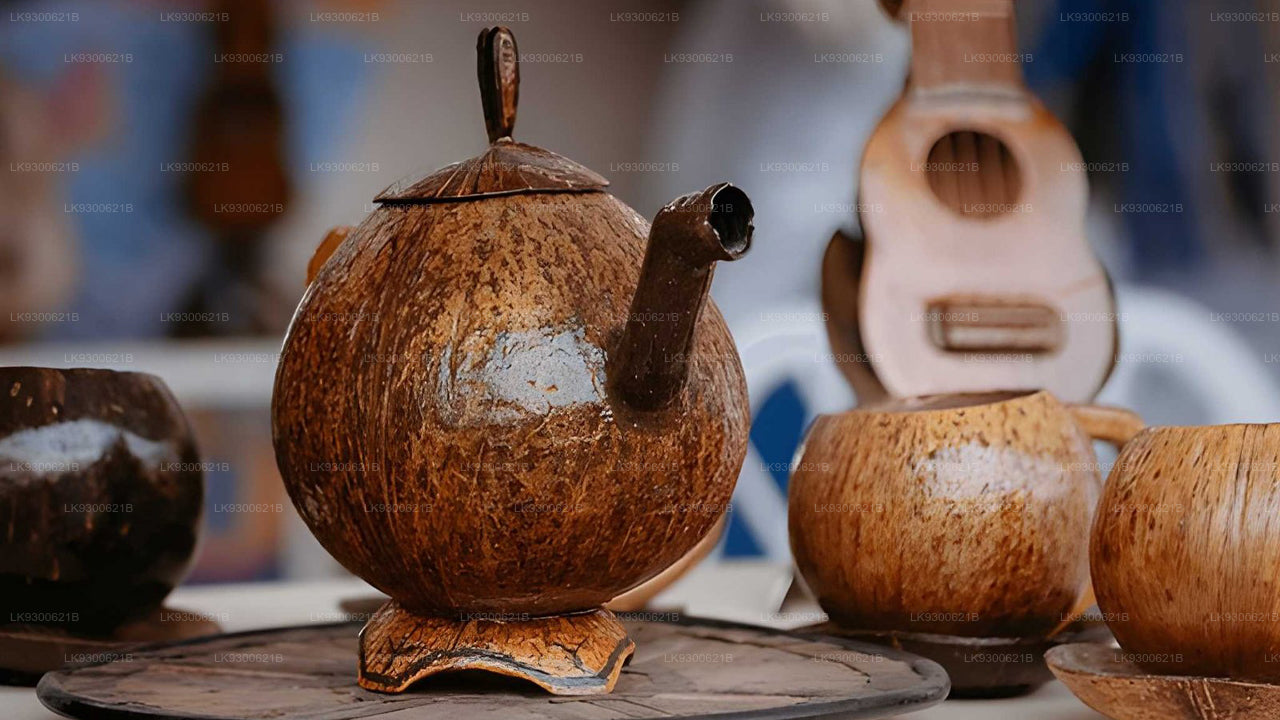 Esperienze pratiche di lavorazione di gusci di cocco e bambù a Sigiriya