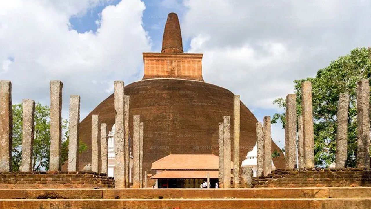 Città sacra di Anuradhapura da Colombo