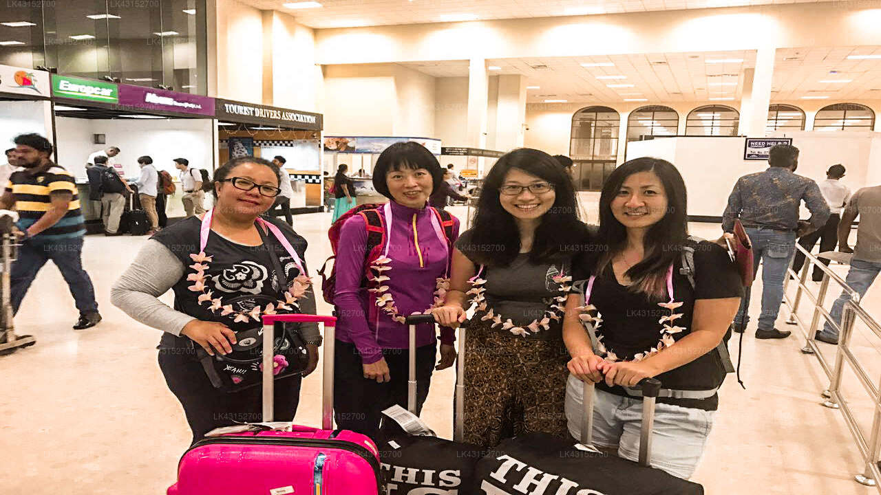 Transfer between Colombo Airport (CMB) and Cinnamon Bey, Beruwala