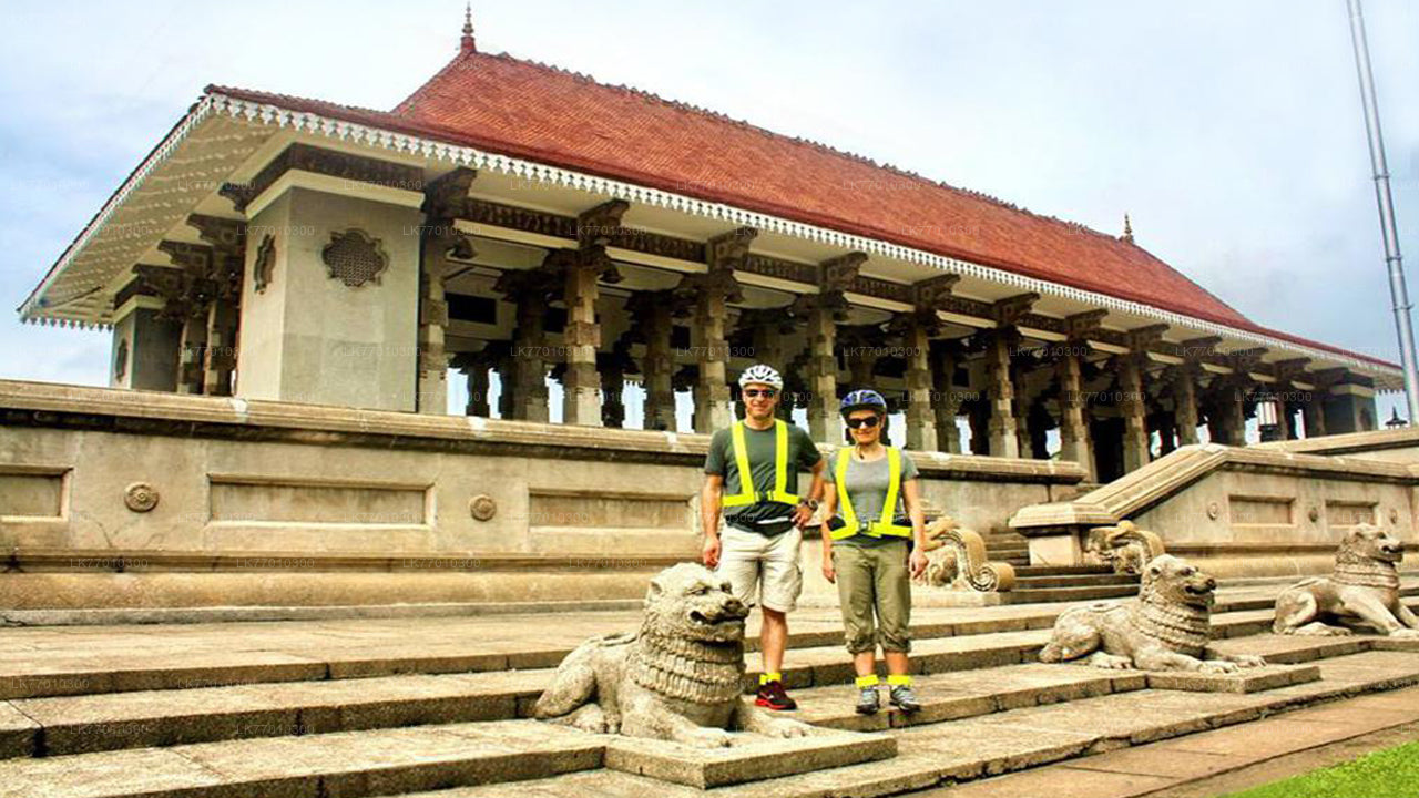 Colombo City Highlights by Bicycle